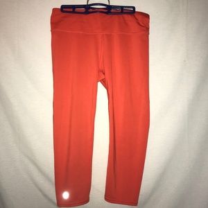 Athleta Sonar Capri Leggings Womens Medium M Neon Orange Back Pocket Drawstring